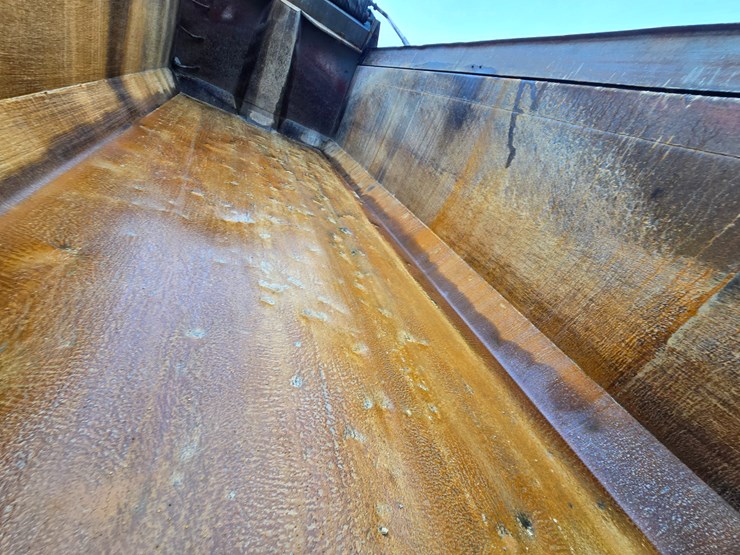 2020-peterbilt-567-image-127