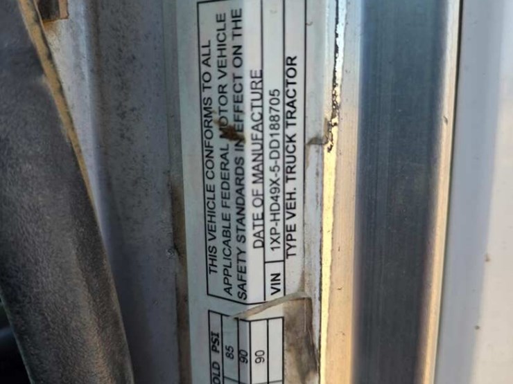 2013-peterbilt-386-image-18