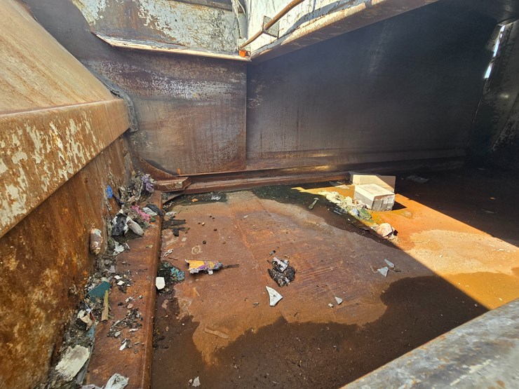 2003-peterbilt-320-image-87