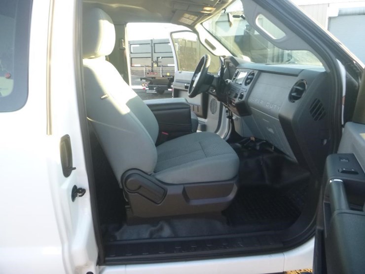 2011-ford-f550-image-14