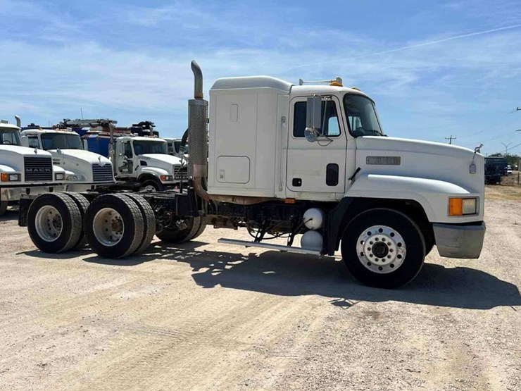 2000-mack-ch-daycab-image-6