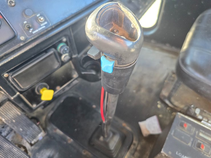 peterbilt-357-image-83