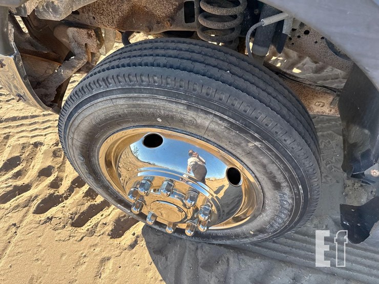 ford-f550-xl-image-10