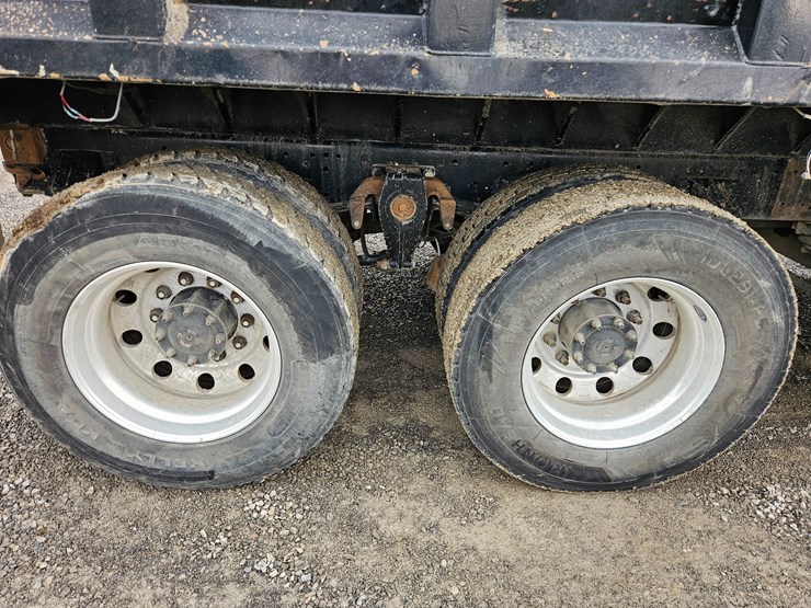 freightliner-columbia-120-image-108