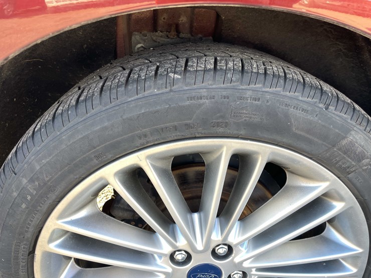 #1388-•-2015-ford-fusion-(has-wi-title)-(of)-image-13