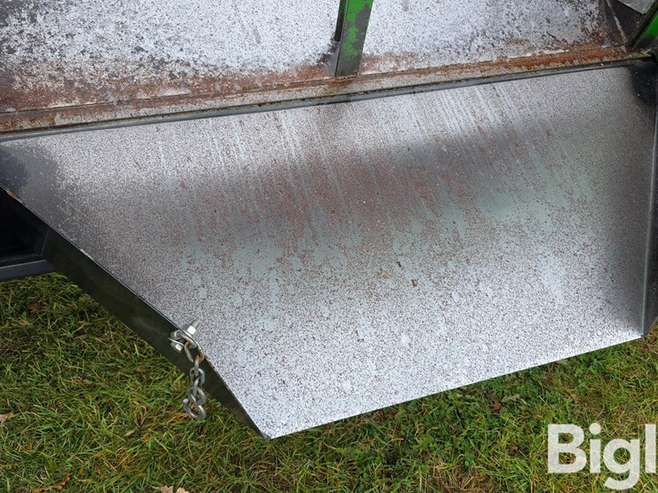 unverferth-brent-gt-644-gravity-wagon-image-18