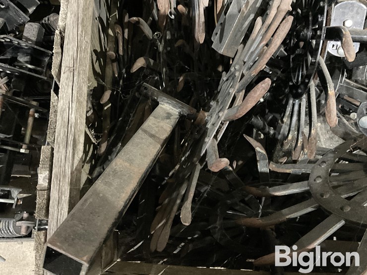 hiniker-spiked-rolling-rotary-hoe-attachment-image-16