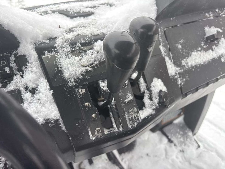 2012-john-deere-550-image-19