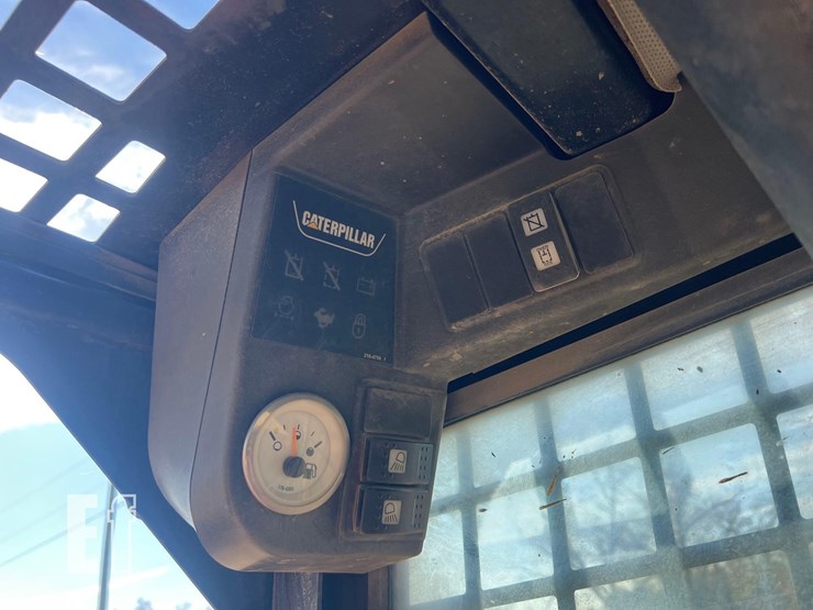 2005-caterpillar-262b-image-23