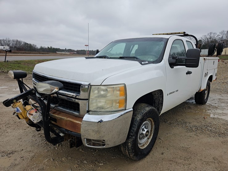chevrolet-silverado-2500-image-1