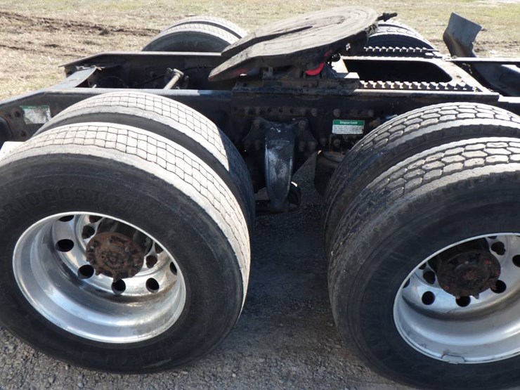 1998-freightliner-fld120-classic-image-4