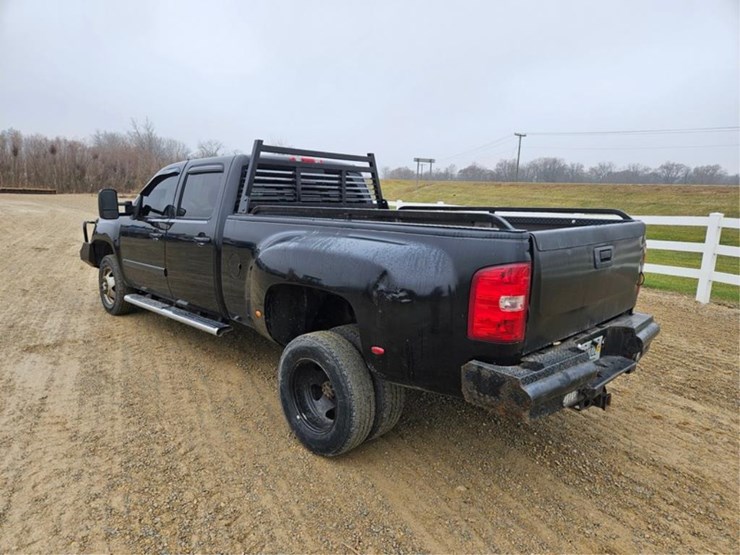 2008-chevrolet-3500-image-3