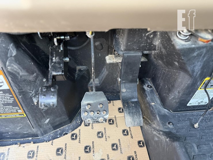 john-deere-gator-xuv-835r-image-15