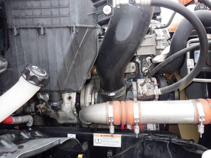 2019-freightliner-cascadia-116-image-27