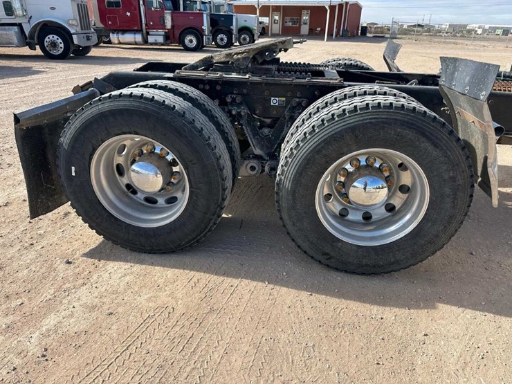 2007-kenworth-w900b-image-6