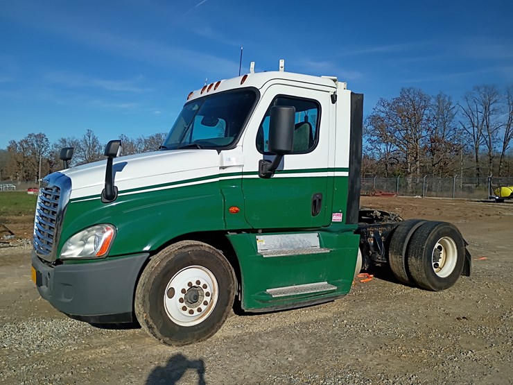 freightliner-cascadia-125-image-2