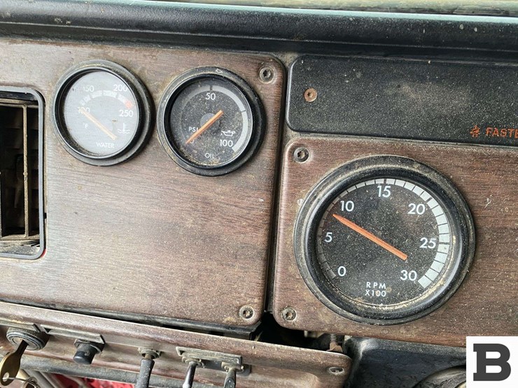 1993-freightliner-fld120-image-66