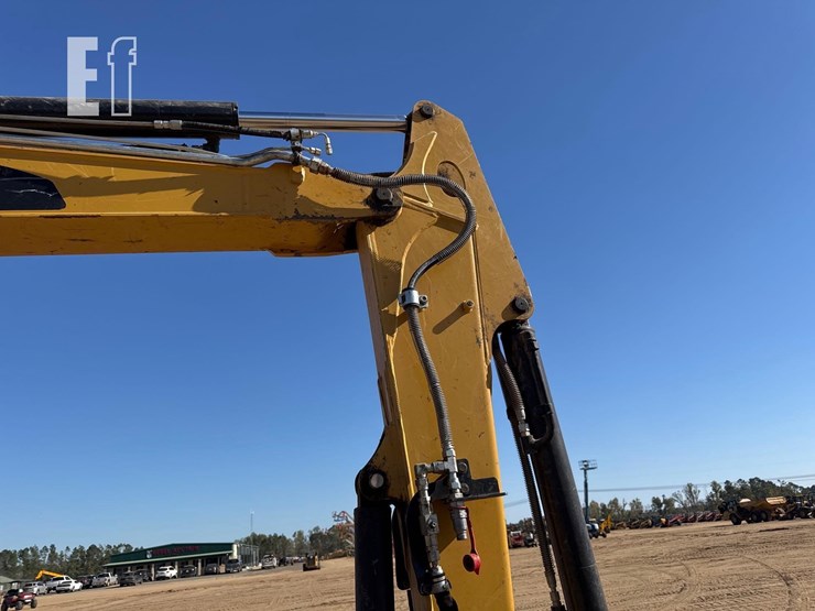 2019-caterpillar-305.5e2-cr-image-23