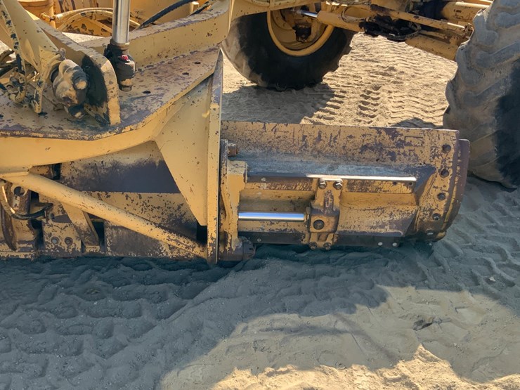 2001-caterpillar-140h-vhp-image-15