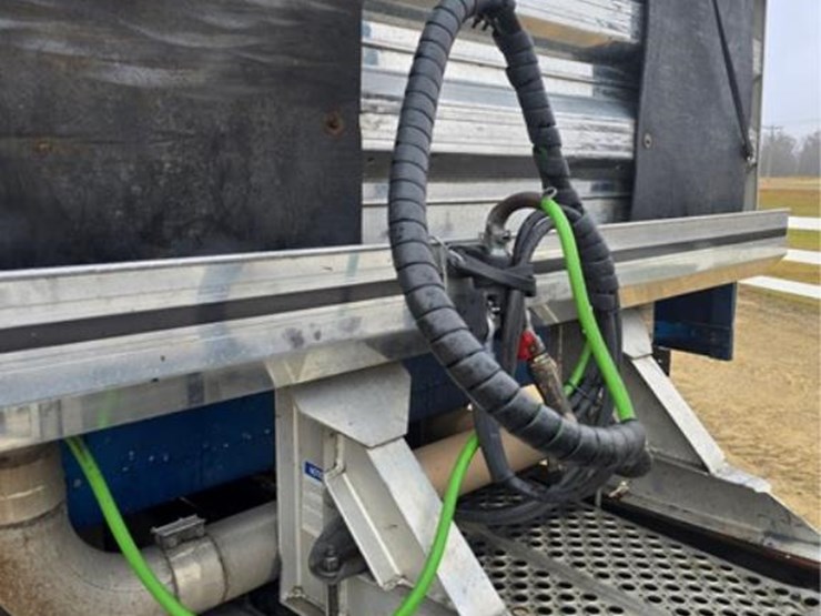 international-9400-image-25