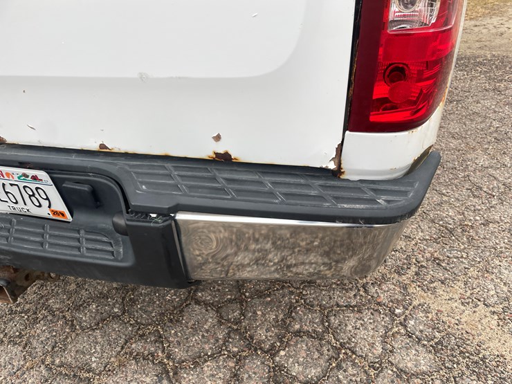 2010-chevrolet-1500-image-22