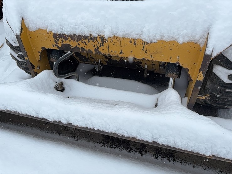 2015-caterpillar-262d-image-9