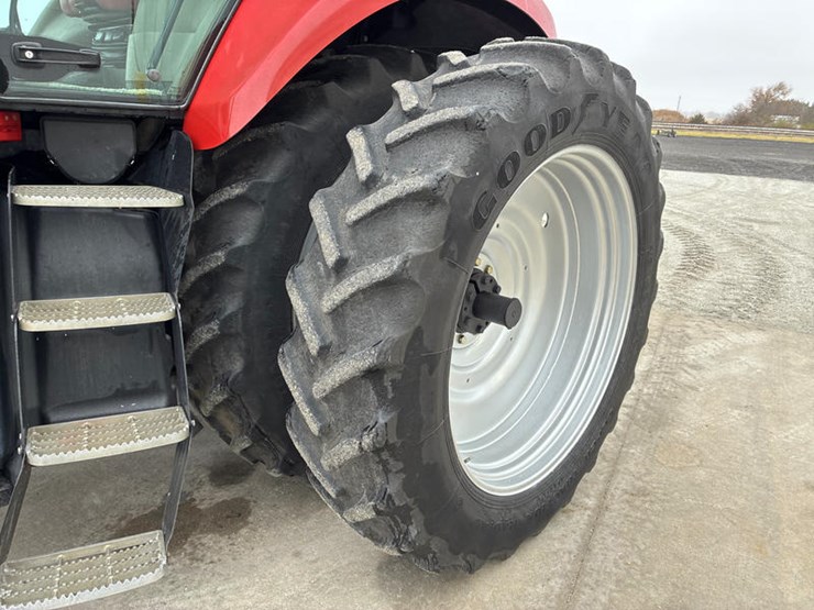 case-ih-magnum-245-image-61