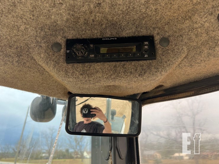 2011-deere-544k-image-33