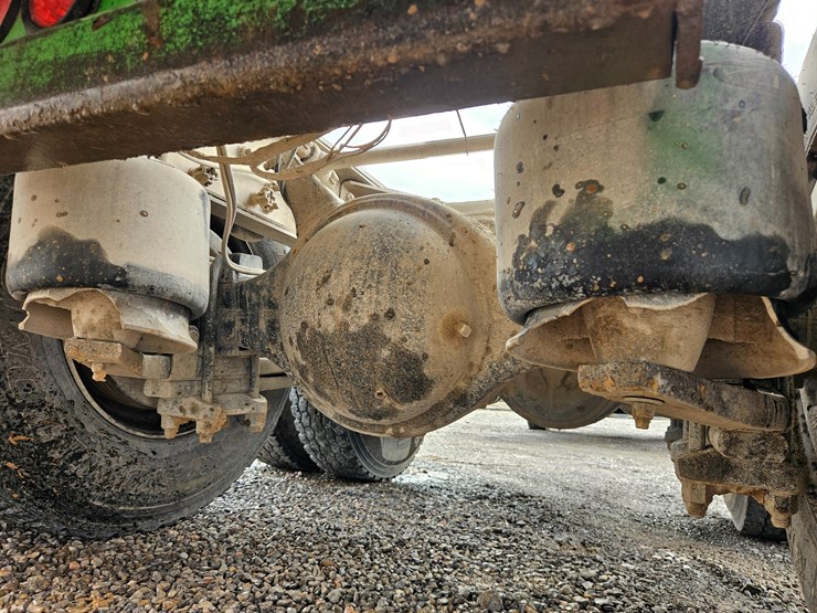 freightliner-columbia-112-image-98