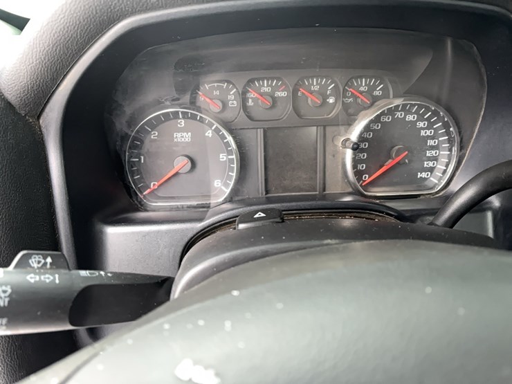 2016-chevrolet-2500hd-image-17