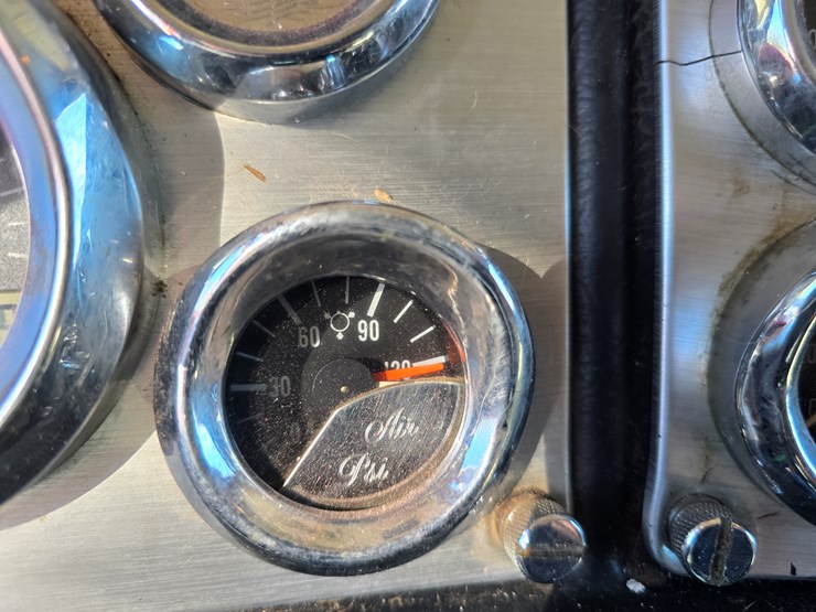 2005-peterbilt-379-image-97