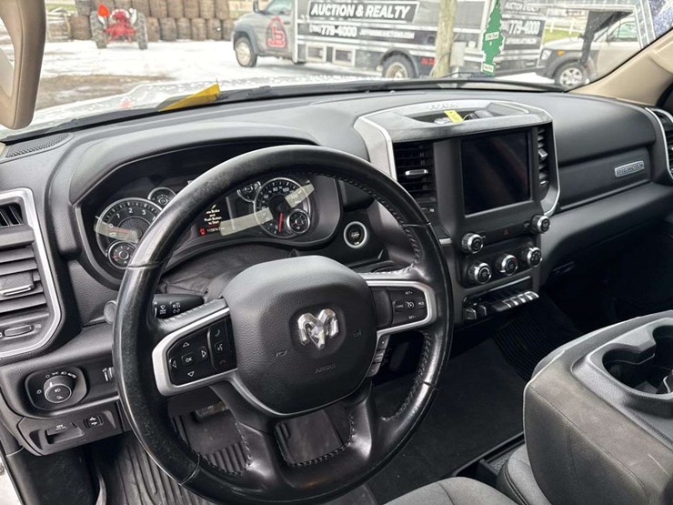 2020-dodge-ram-1500-image-27