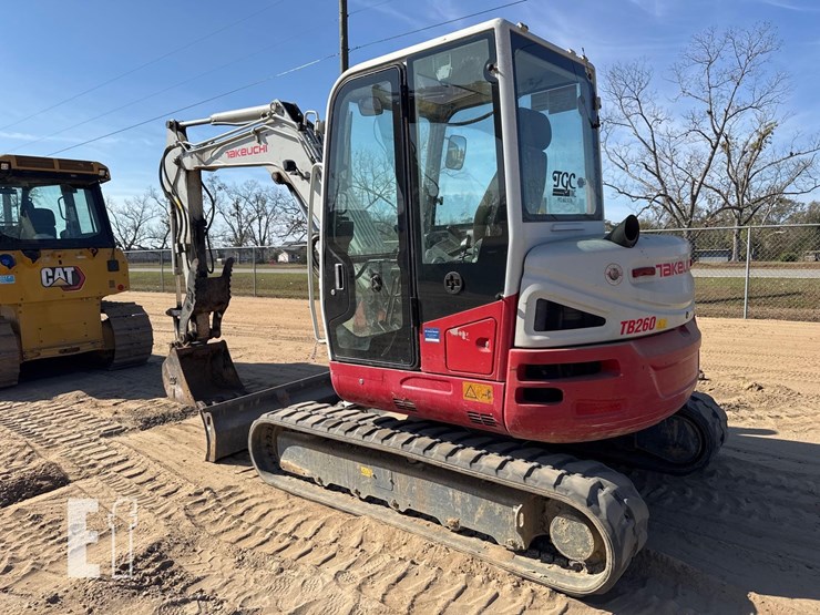 2020-takeuchi-tb260-image-2