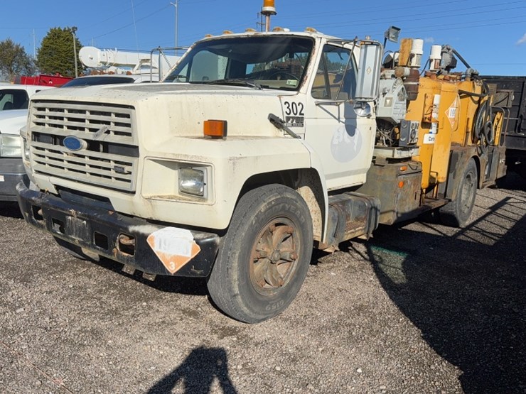 ford-f700-image-1