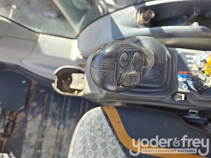 2021-case-cx210-lc-image-193