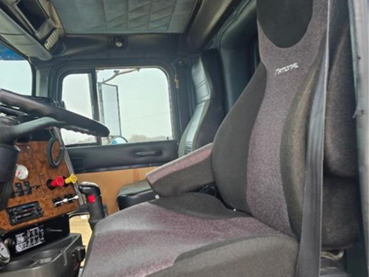 international-9400-image-28