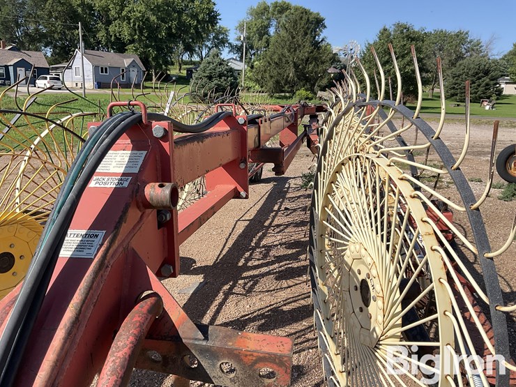 h&s-bf14hd-14-wheel-rake-image-12