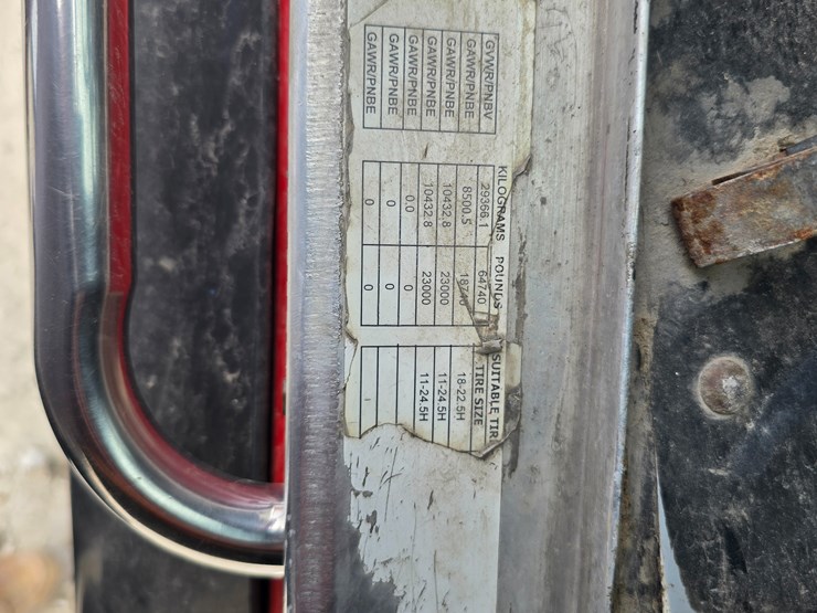 2003-peterbilt-320-image-53