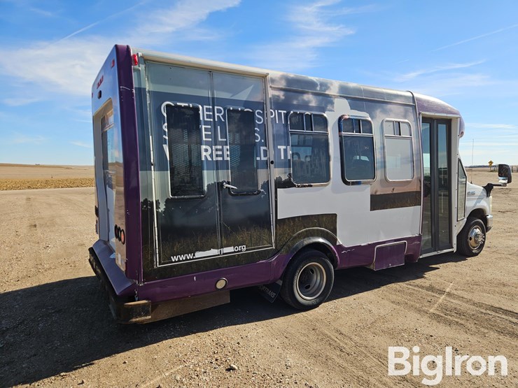 2010-ford-e450-image-5