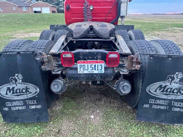 mack-r688st-image-11