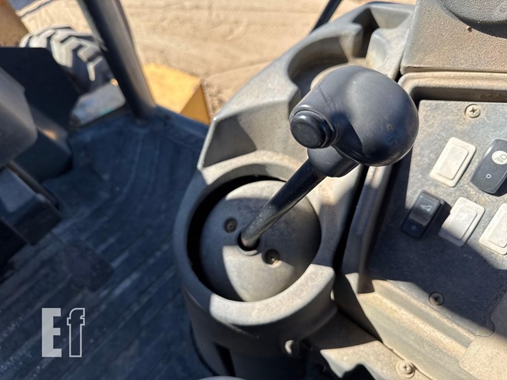 2008-deere-310sj-image-25