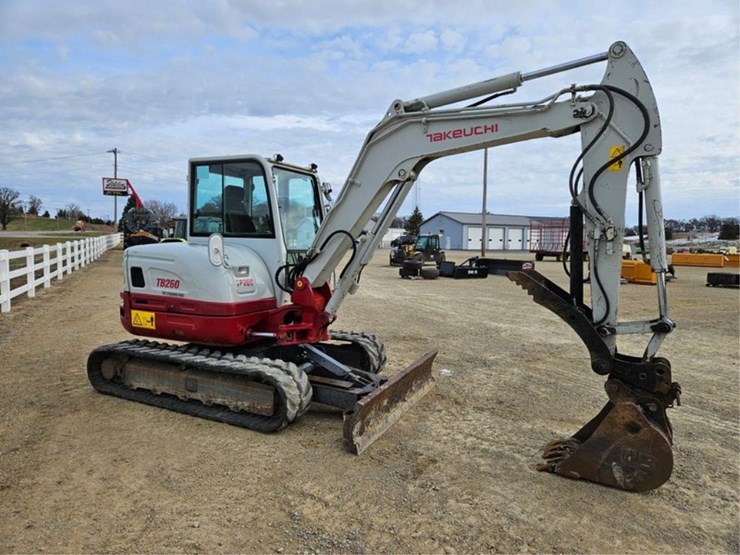 #3422-•-takeuchi-tb260-excavator-image-7