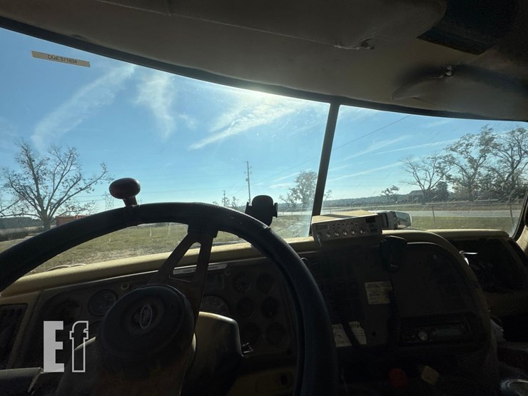 mack-t/a-dump-truck-image-24