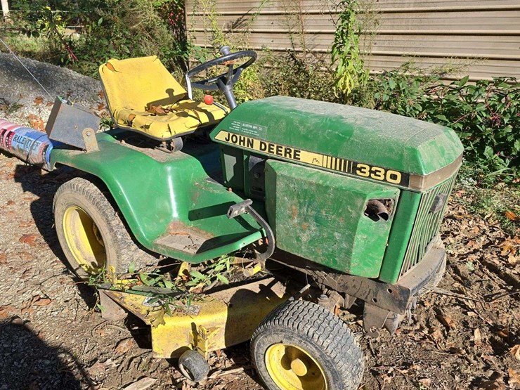 john-deere-330-image-1
