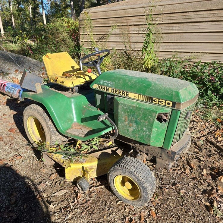 JOHN DEERE 330