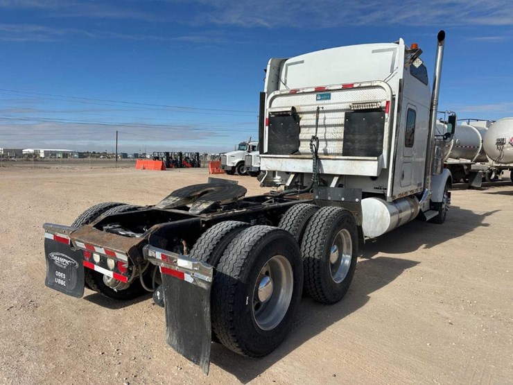 2007-kenworth-w900b-image-4