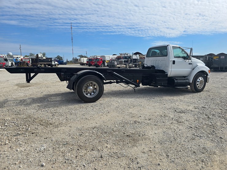 2004-ford-f650-image-26