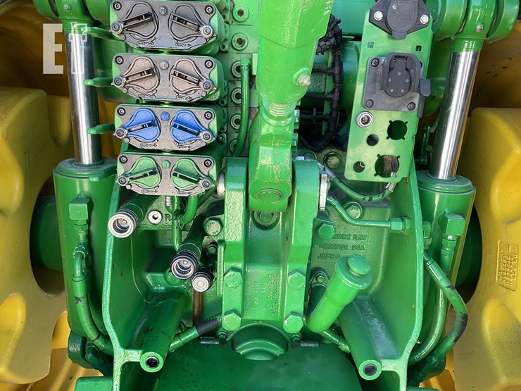 john-deere-8335r-image-29