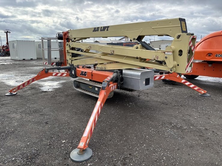 2014-jlg-x700aj-image-4