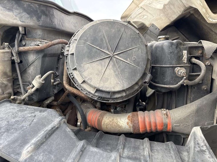 2007-international-7600-image-23